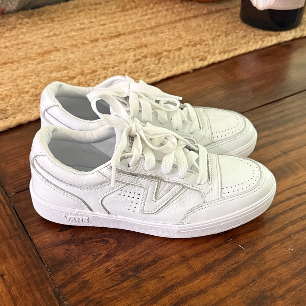 Vans Lowland sneakers in white leather
